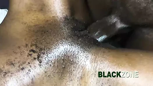 Minik memeli Afrikalı amatör arkadan sikiliyor