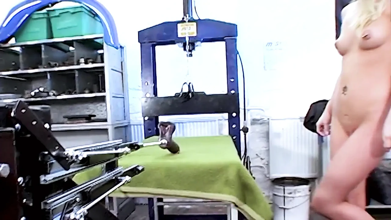 Must See: Mechatronics Technician Tests A Machine Fucking Machine Closeup Blonde Pussy Big Cock Hd Porn (4K Ultra) - Canada Special