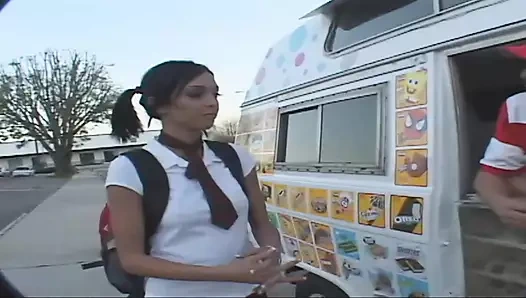 Muhteşem genç milf gets becerdin sert üzerinde the bilardo masası