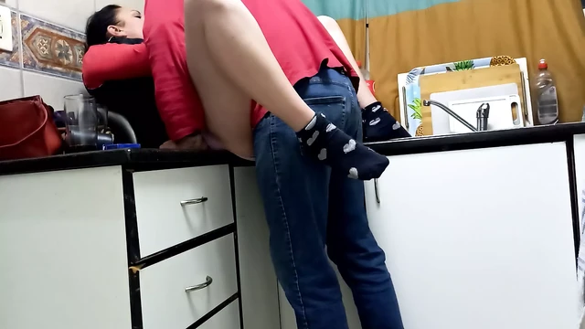 Мой лучший друг трахает мою жену