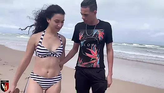 Issız bir adada sikişiyor