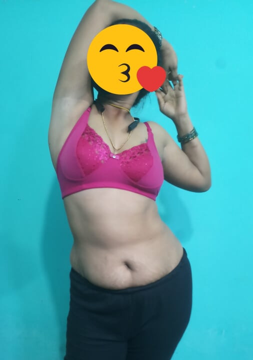 Tamil evli kadın ateşli seksi videoyu parmaklıyor