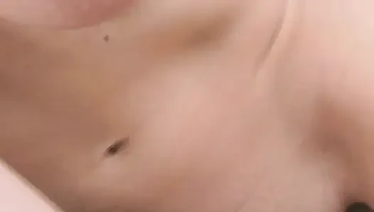 Edepsiz orta yaşlı seksi kadınlar sahne 4_a çift büyük memeli lezbiyenler çift dildoyla birbirlerini sikiyor
