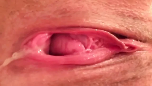 Yakın çekim - çoklu orgazm ve oyuncak