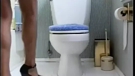 Baskın metresi kölesinin cezası ile tatmin oldu