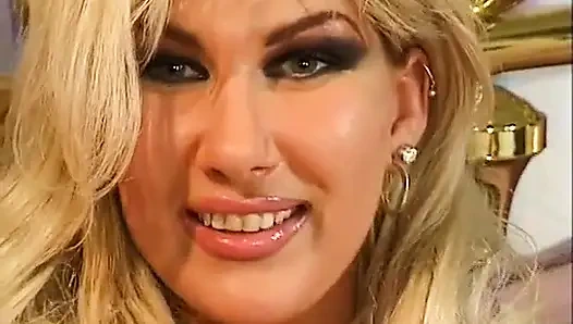 Evli kadınlar evde yalnız evli kadın