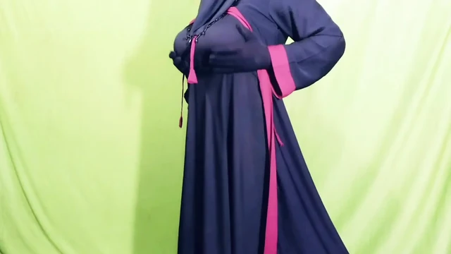 Hintli desi köyünün karı karısı kışın tarlada eğleniyor