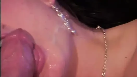 Bu Kız MILF Tarafından Yalandı Sonra Güzel Bir Penis Sıçtırdı