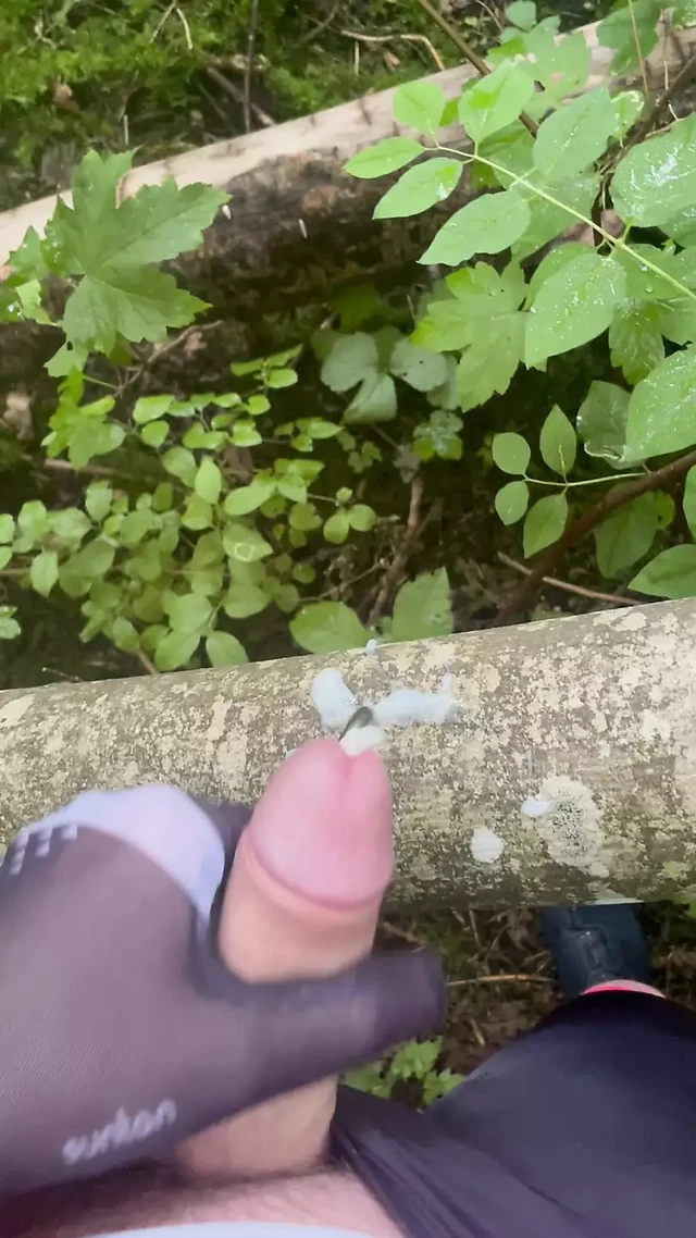 Велоспорт с лайкрой, дрочка с принцем Альбертом в лесу