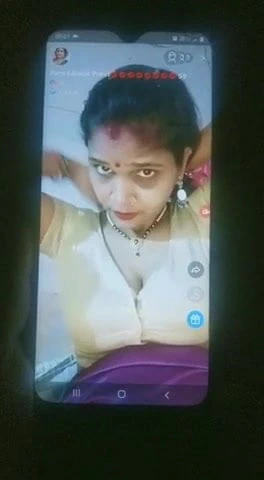 Büyük göğüsler desi online kızları gösteriyor