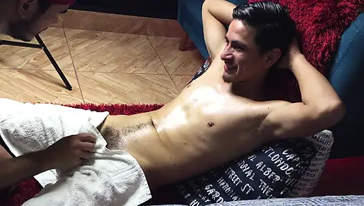 Seksi Driler duş sonrası güzel bir sakso çekiyor