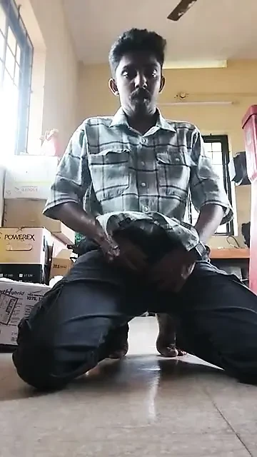 Headmaster Shithin Fag İş Yerinde Diz Çökmüş