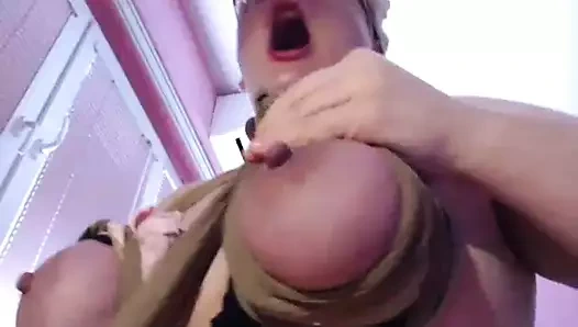 esaret benim memeler ve meme uçları