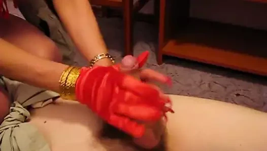 uzun kırmızı tırnaklar handjob 6