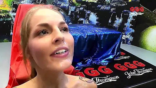 Vahşi Grup Seks: Beş Azgın Amcık Iki Sert Yarakla Parçalıyor