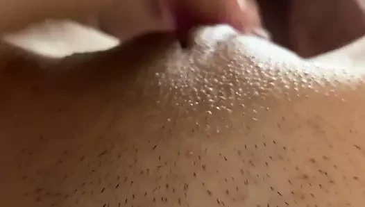 18 yaşındaki genç kız son derece sert fışkırtıyor! Massive Xxl Labia