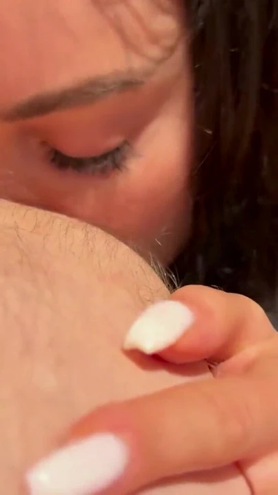 Monika Fox bakış açısı sakso, elle muamele, göt yalama ve sevgilisiyle otelde mideye boşalma | Klip 1