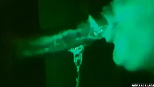 Mükemmel dudaklar gece görüşlü ve yarak emiyor!!