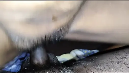 Hintli kadın domaltarak seks yapıyor