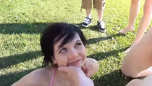 Gerade 18 und schon von mehreren Typen AO Outdoor Gefickt