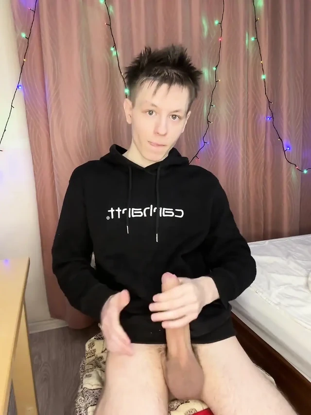 Twink prostat yoğun solo el pompası sırasında inglesiyor