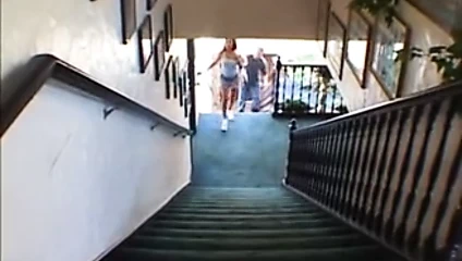 Stp5 Taylandlı hizmetçi iyi hizmet veriyor!