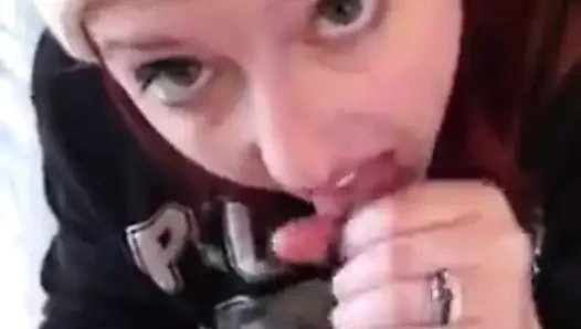 itaatkar kırmızı kafa karısı yüz