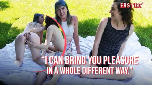 Ersties - Kanadalı seksi evli çift açık havada seks yapıyor