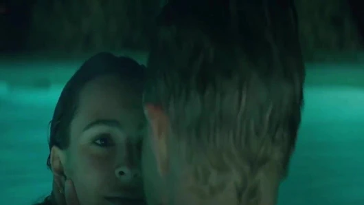 Emily ratajkowski çıplak ve seksi sahneler