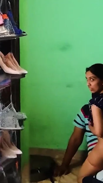 Заворажительный момент из "Chappal в магазине mein Chudai"