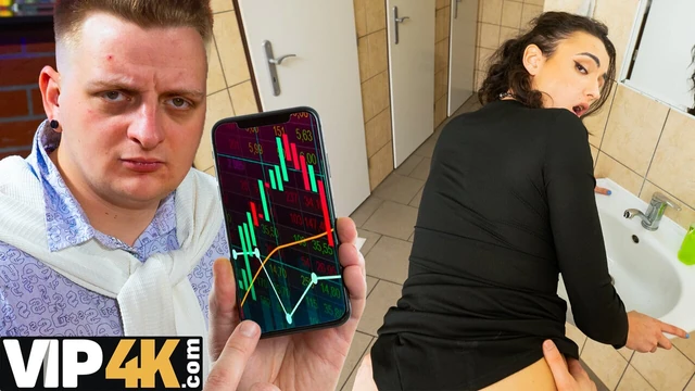 HUNT4K. Трахаю грязный секс в чистом туалете