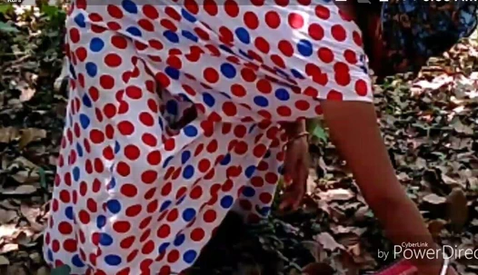 Köylü evli kadın ormanda sikişiyor