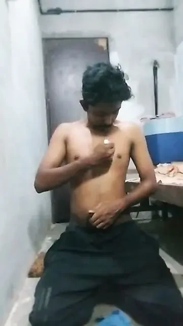 Müdür Shithin Fag Külotunu Islatıyor Bölüm 1