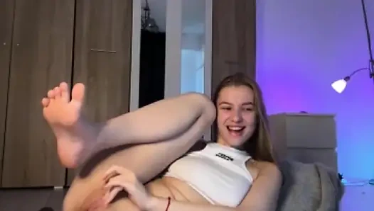 Jucielussie double penetrating and anal fingering on doggy