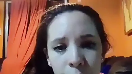 Telefonda alay eden kız