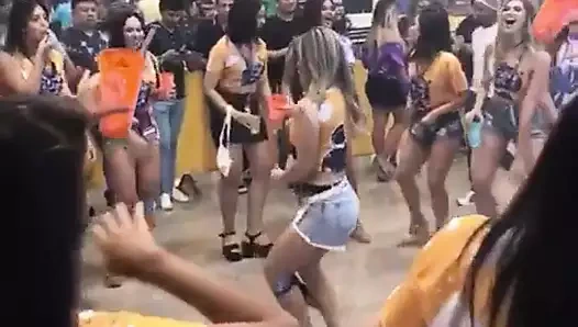 dans eden brezilyalı