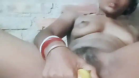 Hintli evli kadın edepsizce sikişiyor video.ve amını büyük salatalık ile sikiyor