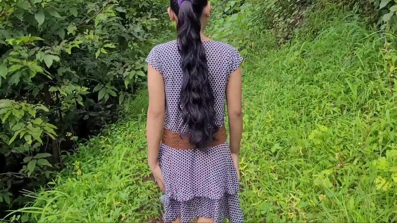 Desi bhabhi ne apane sasur ko  jungal me lekar ache se chudai ki