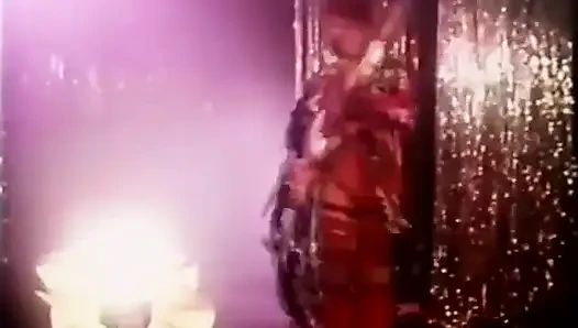 Elektrikli mavi özel - Paul Raymond'ın revuebar'ında bir gece