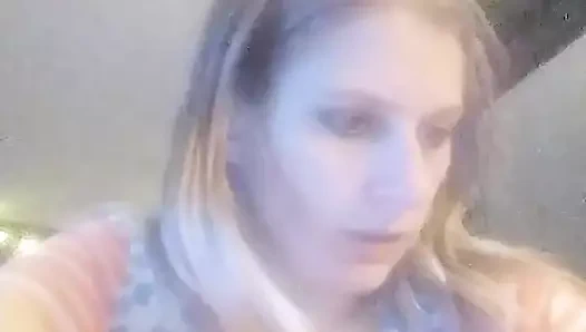 Harley sux lastik dildo arkadaşıyla telefonda konuşurken