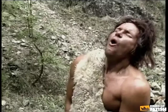 Avrupalı hatunların sıkı deliklerini sikip büyük sakso çekme derlemesi