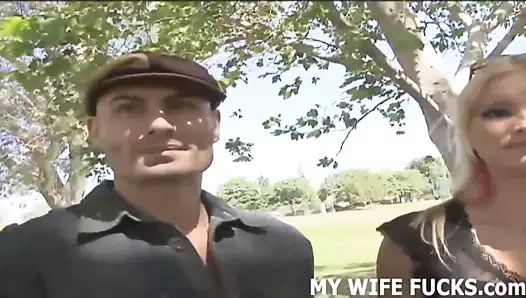 Onun büyük şişman horoz beni her zamankinden daha zor cum yapıyor