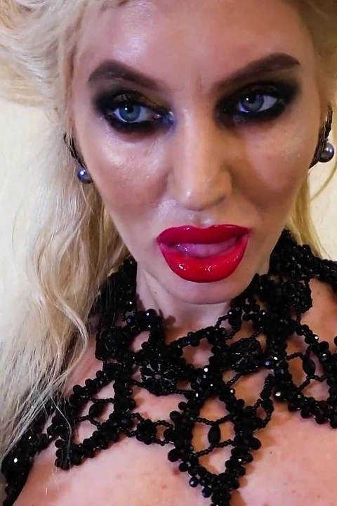 Vampire Kiss