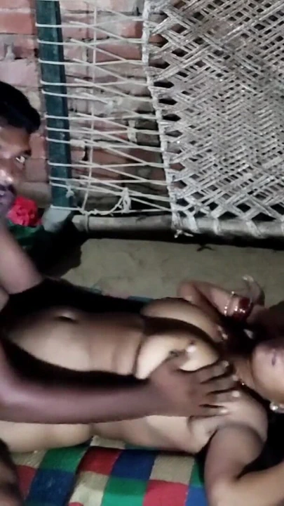 Captivating moment from "Indian housewife bhabhi ki poori nagi kar chudai hindi sex"