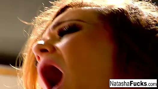 Droppin natasha'nın güzel yüzüne yükler