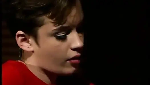 Çıplak ayaklı Claire'den film akışı gizli