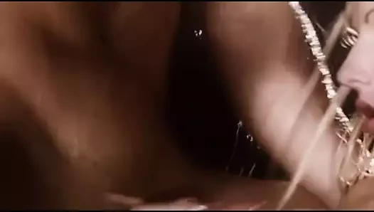 Veronika çok sıcak bir duş