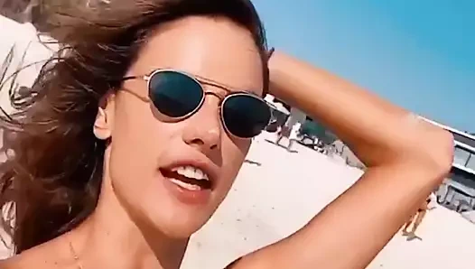 Alessandra ambrosio ve izabel goulart - bikinili kızlar 7-3-20