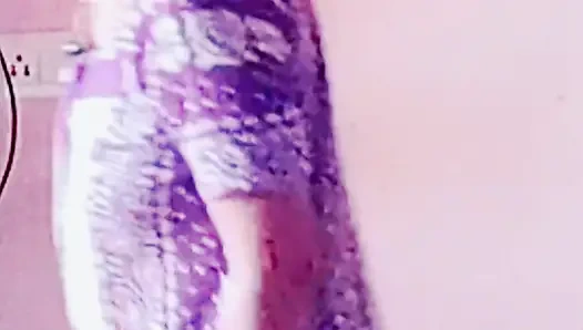 Büyük memeli evli eski kız arkadaşım elbisesini değiştiriyor videosunu gönderdi