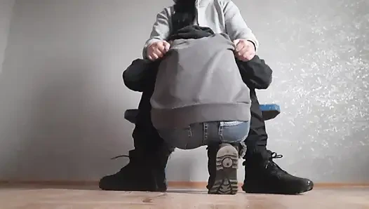 Evli komşum kocası bunu öğrenmemesi için ıssız dairesinde amımı yalıyor